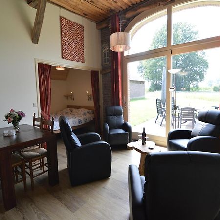 Quaint Farmhouse In Geesteren With Meadow View 外观 照片