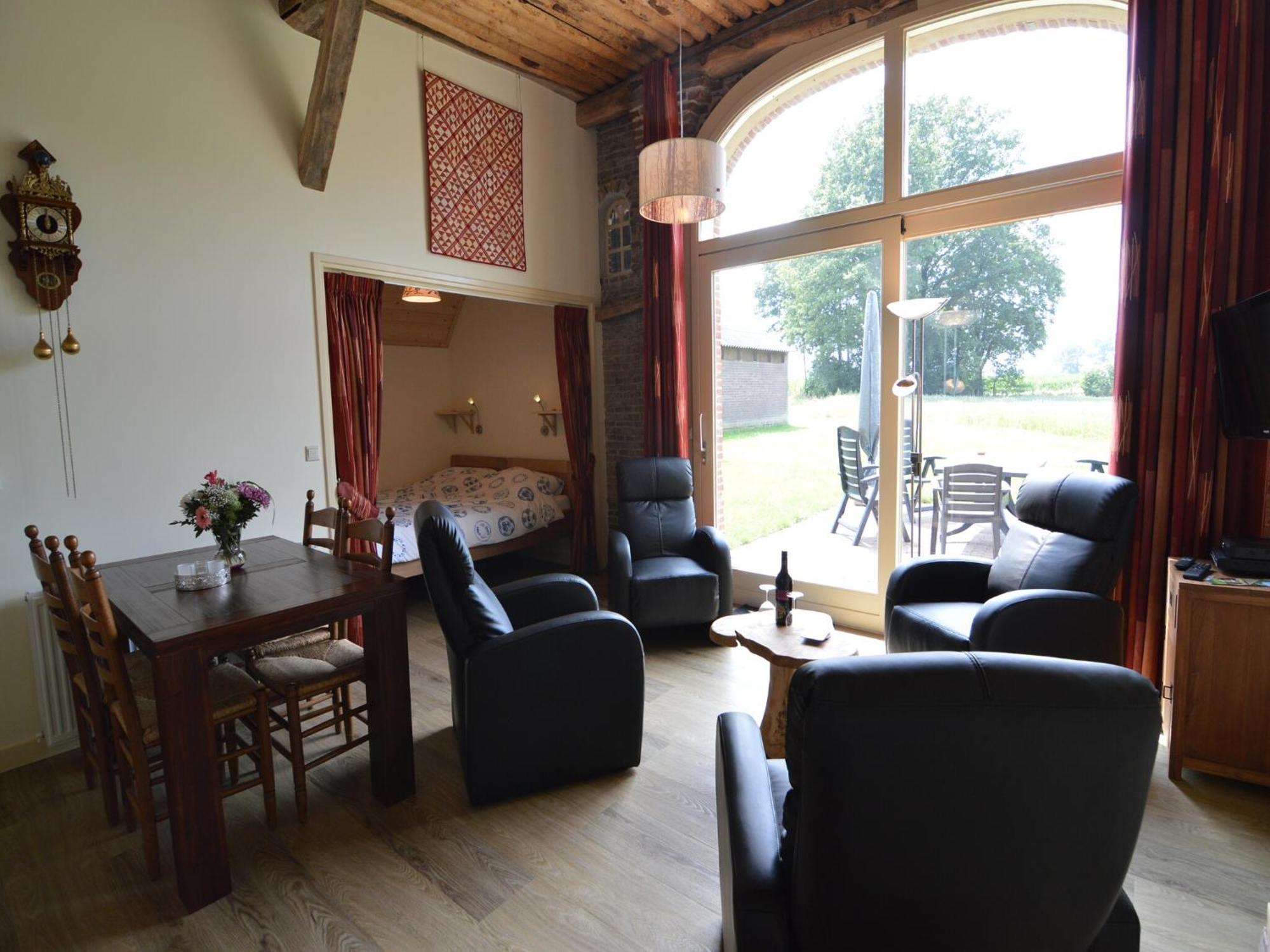 Quaint Farmhouse In Geesteren With Meadow View 外观 照片