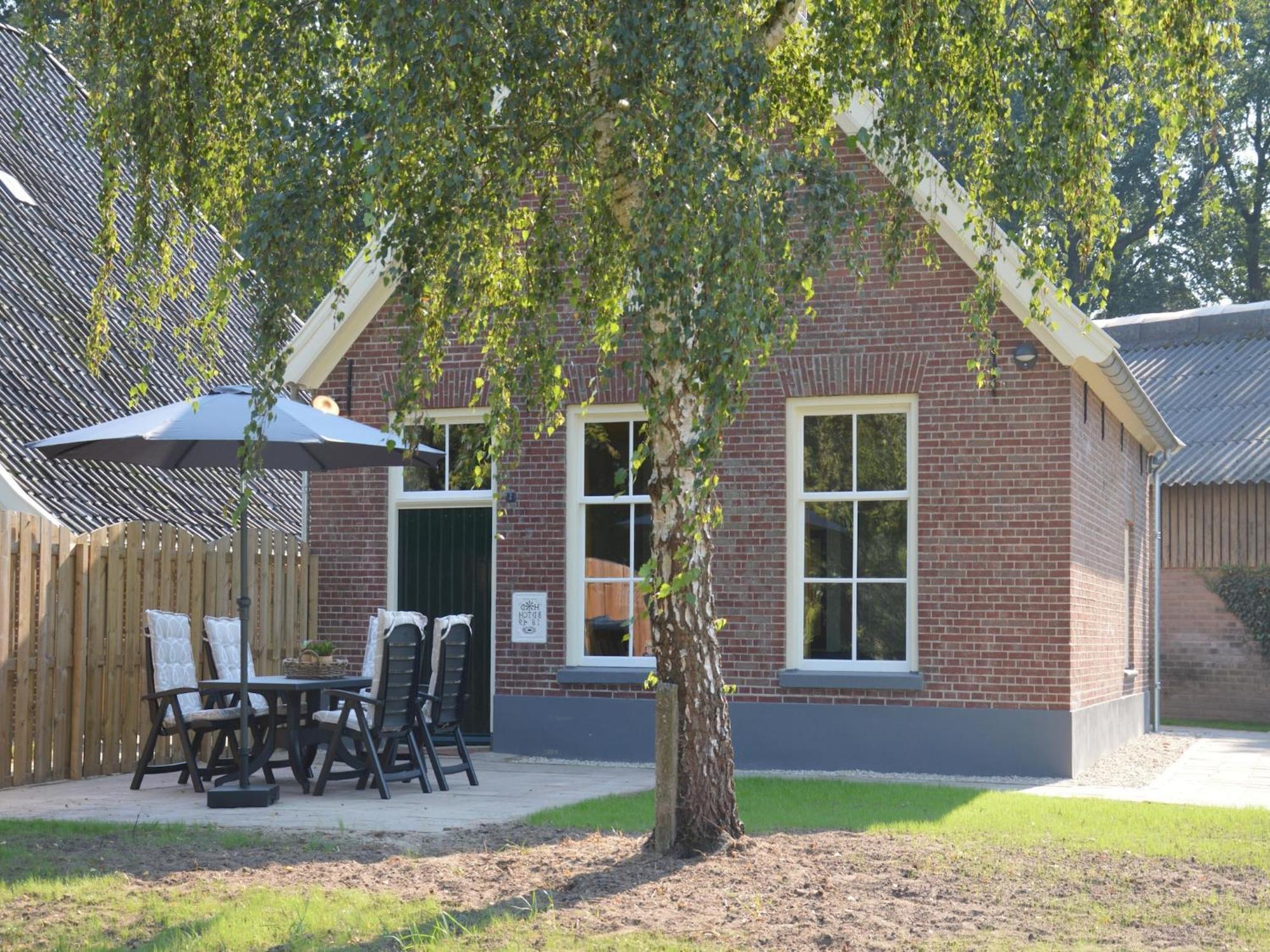 Quaint Farmhouse In Geesteren With Meadow View 外观 照片