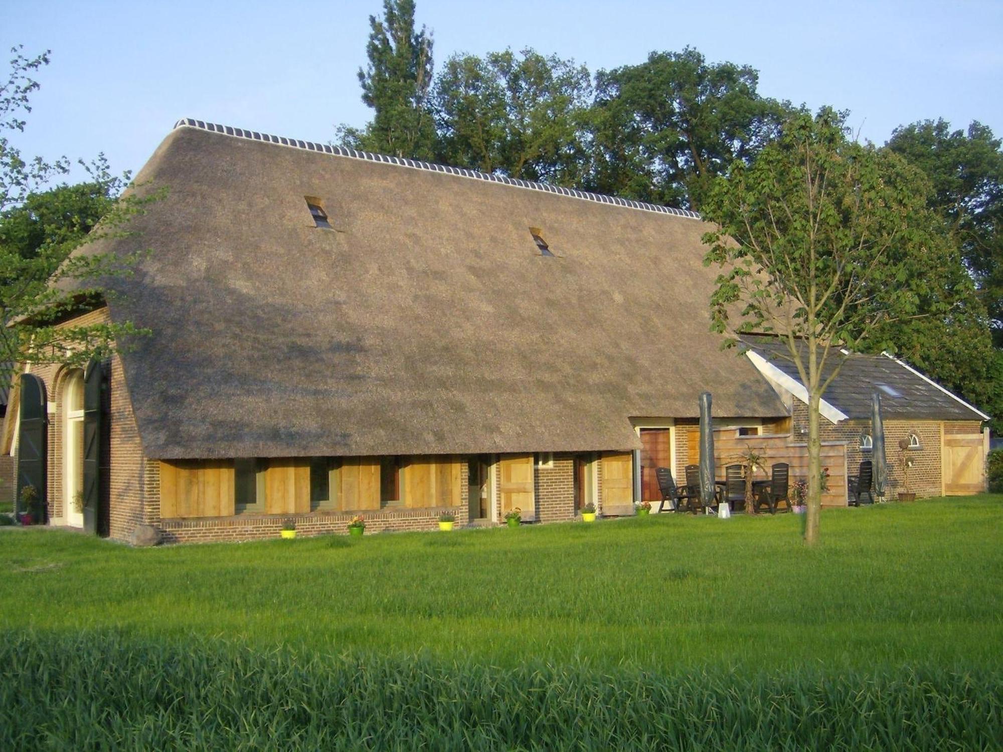Quaint Farmhouse In Geesteren With Meadow View 外观 照片